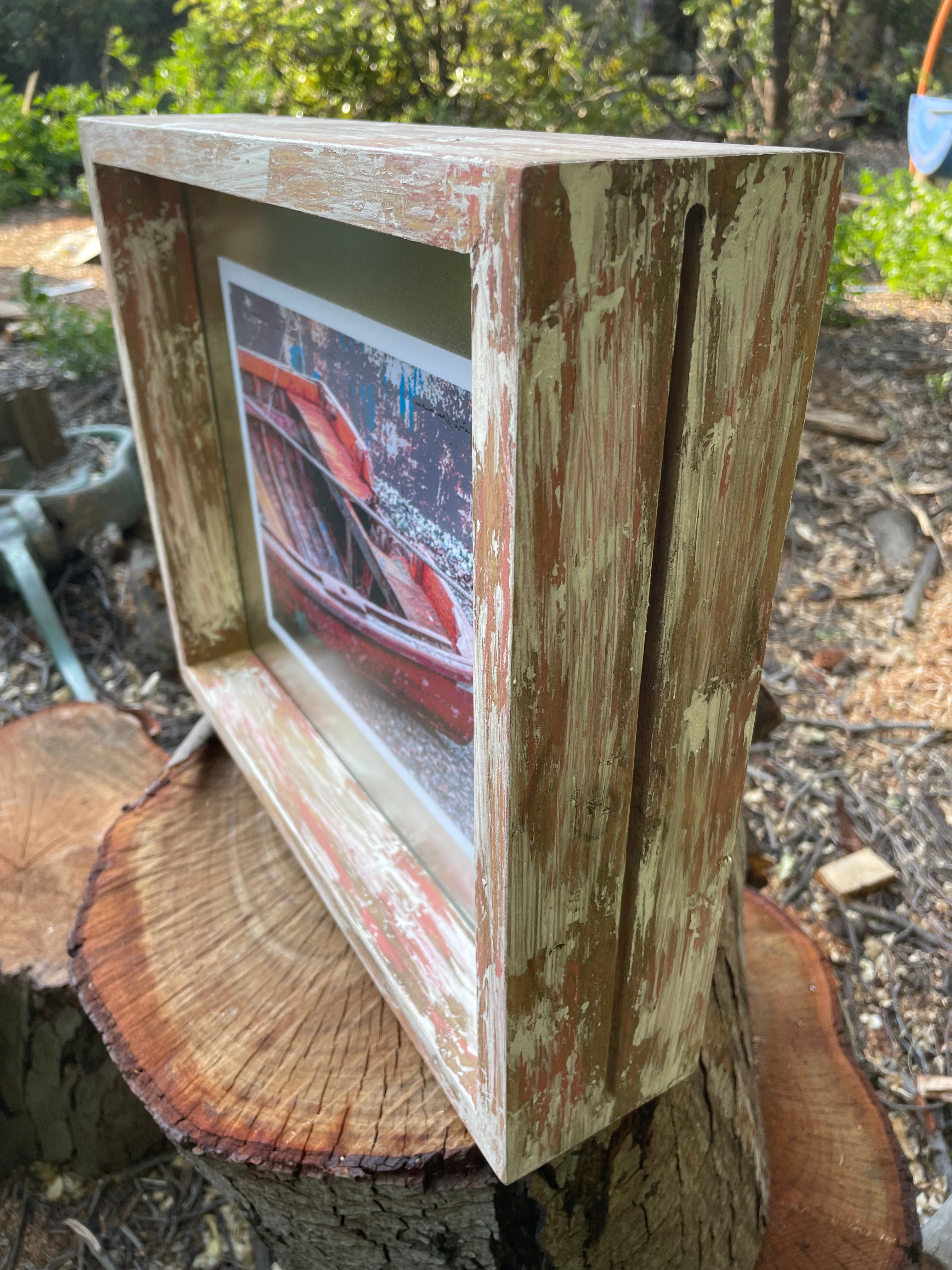 Cuadro Decorativo Marco Crudo y Rayas Rojas Vintage